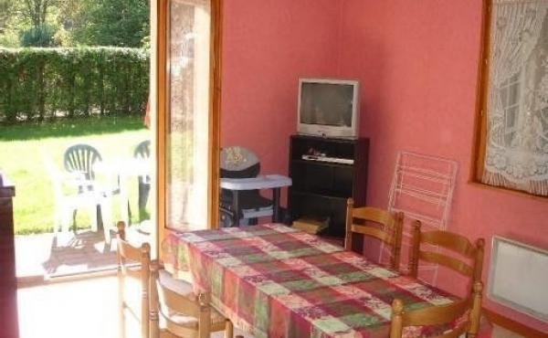 0f089e61-fd4e-488e-aa51-0b53bea7b182.f10